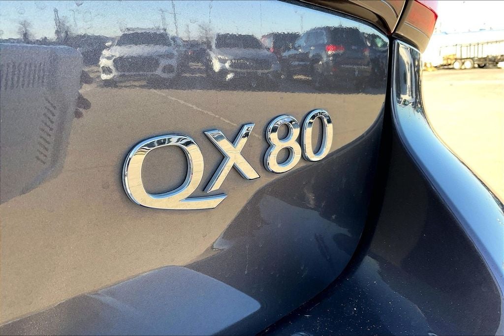 2022 INFINITI QX80 LUXE