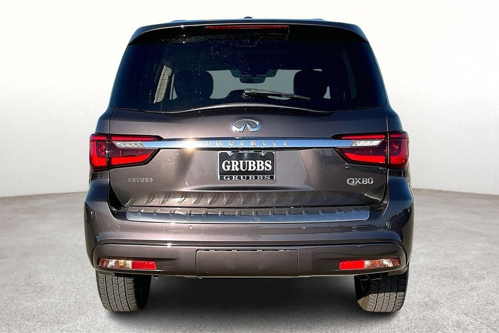 2022 INFINITI QX80 LUXE