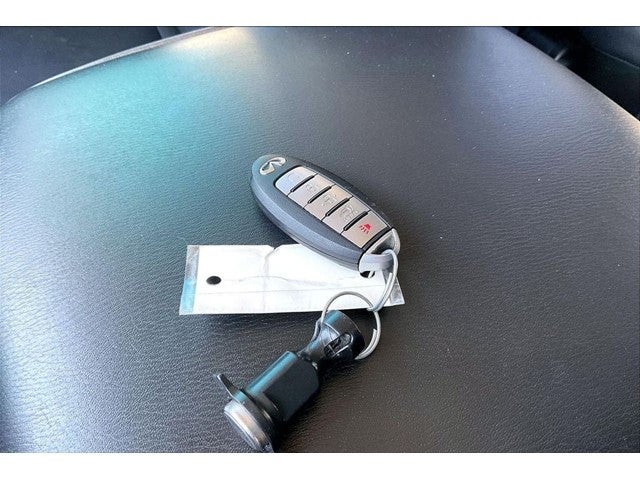 2022 INFINITI QX80 LUXE