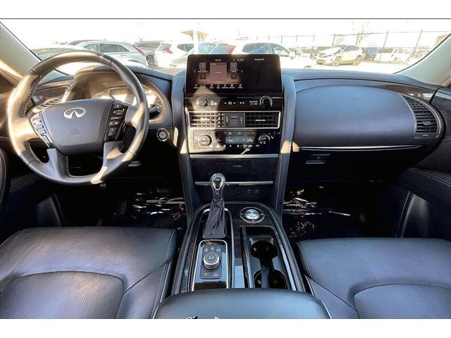 2022 INFINITI QX80 LUXE