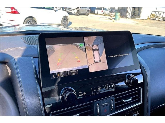 2022 INFINITI QX80 LUXE