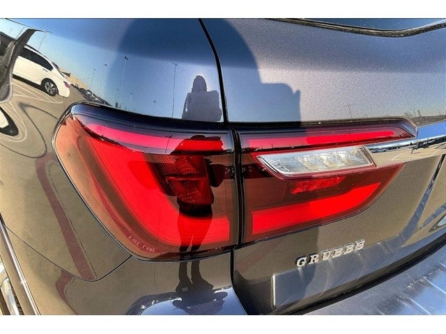 2022 INFINITI QX80 LUXE