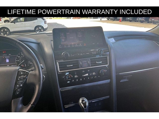 2024 INFINITI QX80 LUXE