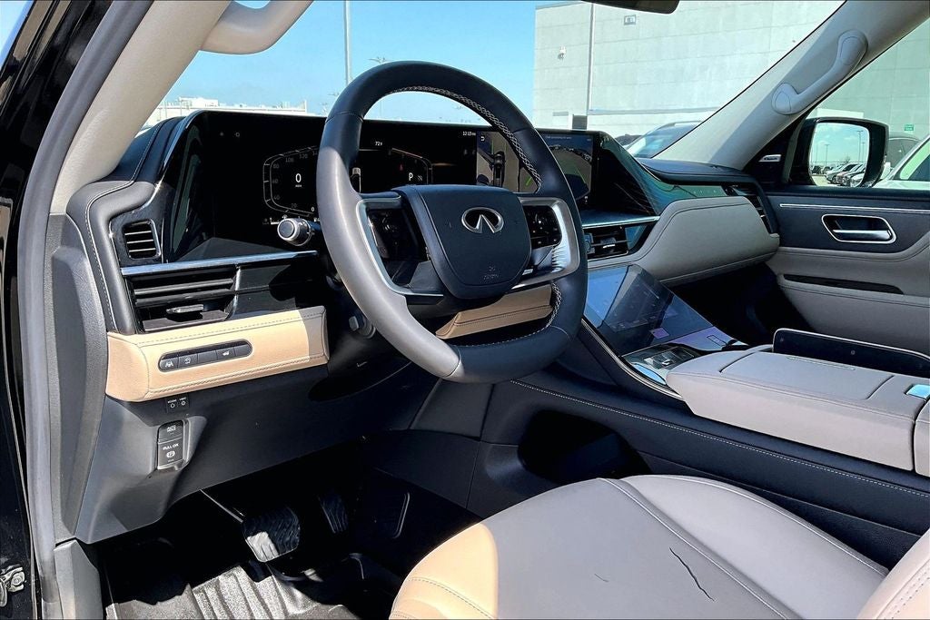 2025 INFINITI QX80 PURE