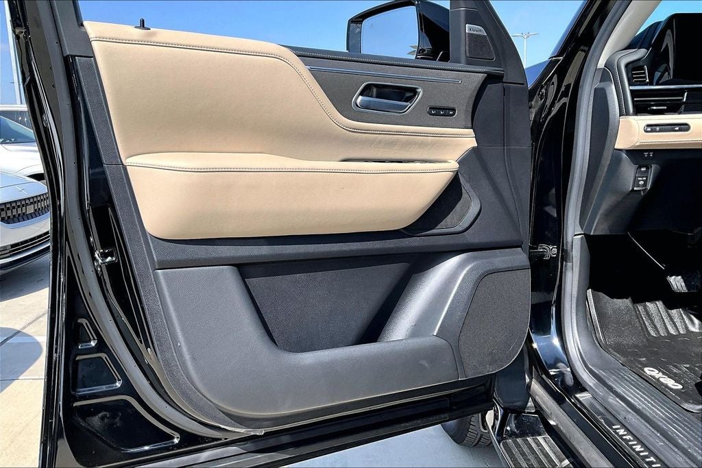 2025 INFINITI QX80 PURE