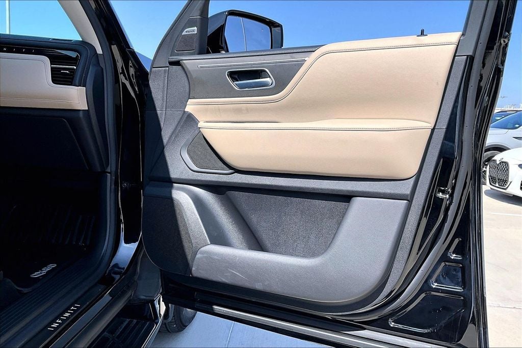 2025 INFINITI QX80 PURE