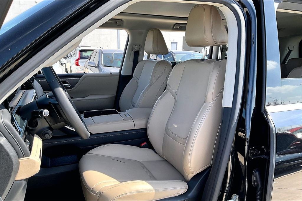 2025 INFINITI QX80 PURE