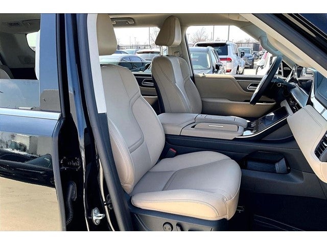 2025 INFINITI QX80 PURE