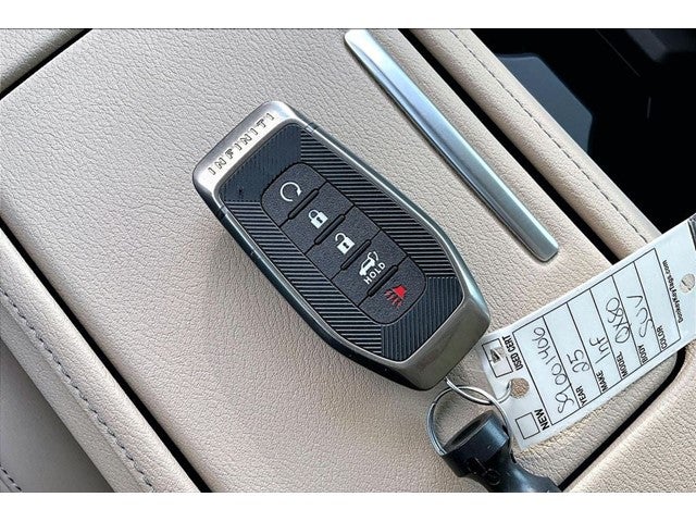 2025 INFINITI QX80 PURE