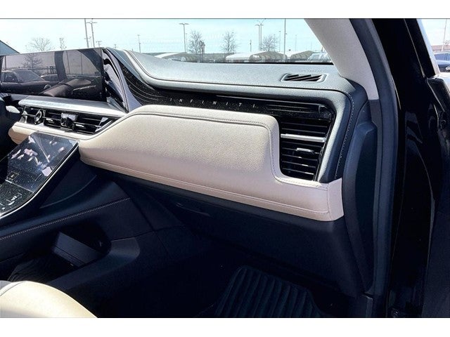 2025 INFINITI QX80 PURE