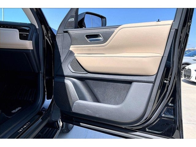 2025 INFINITI QX80 PURE