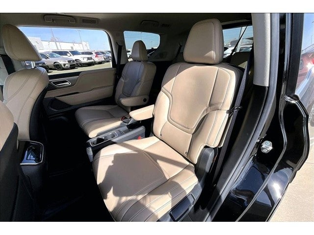 2025 INFINITI QX80 PURE