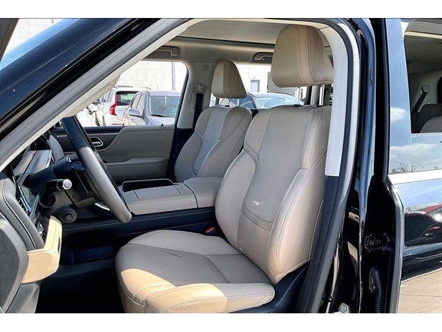 2025 INFINITI QX80 PURE