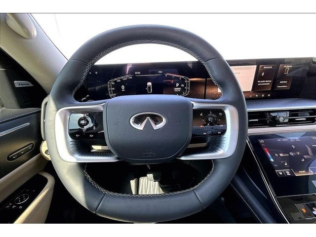 2025 INFINITI QX80 PURE