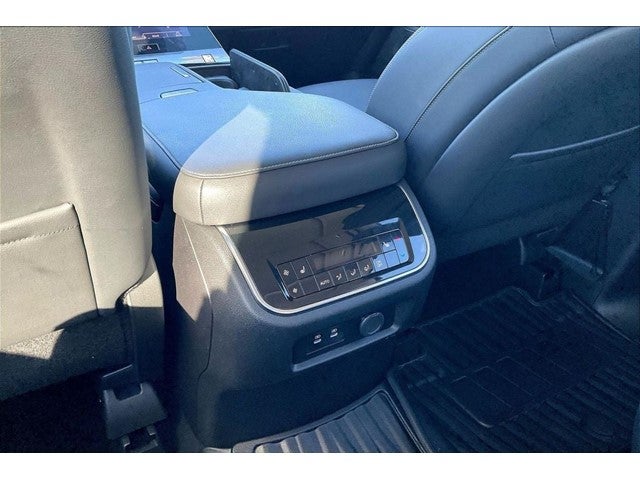 2025 INFINITI QX80 PURE