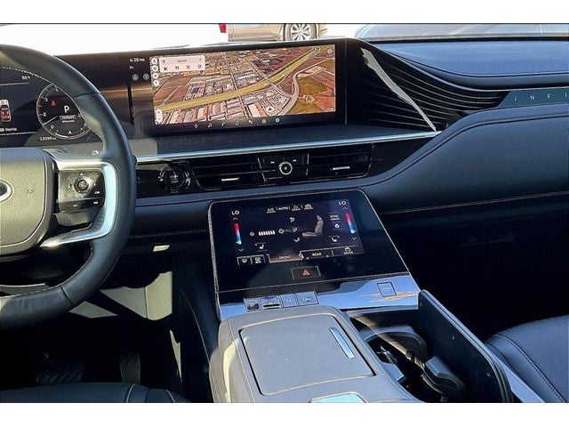 2025 INFINITI QX80 PURE