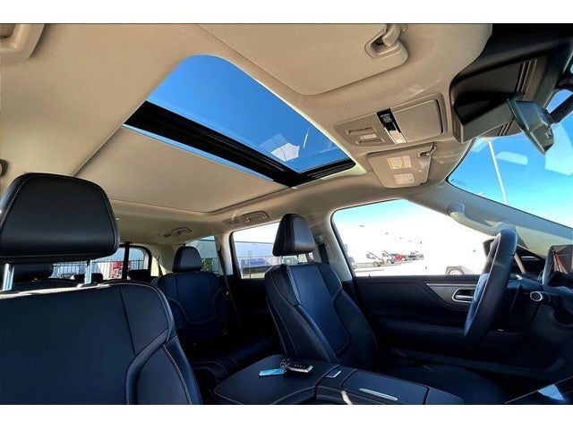 2025 INFINITI QX80 PURE