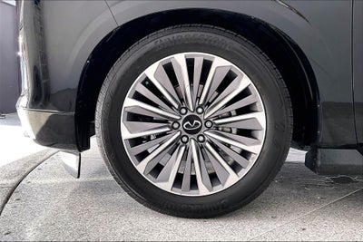 2025 INFINITI QX80 LUXE