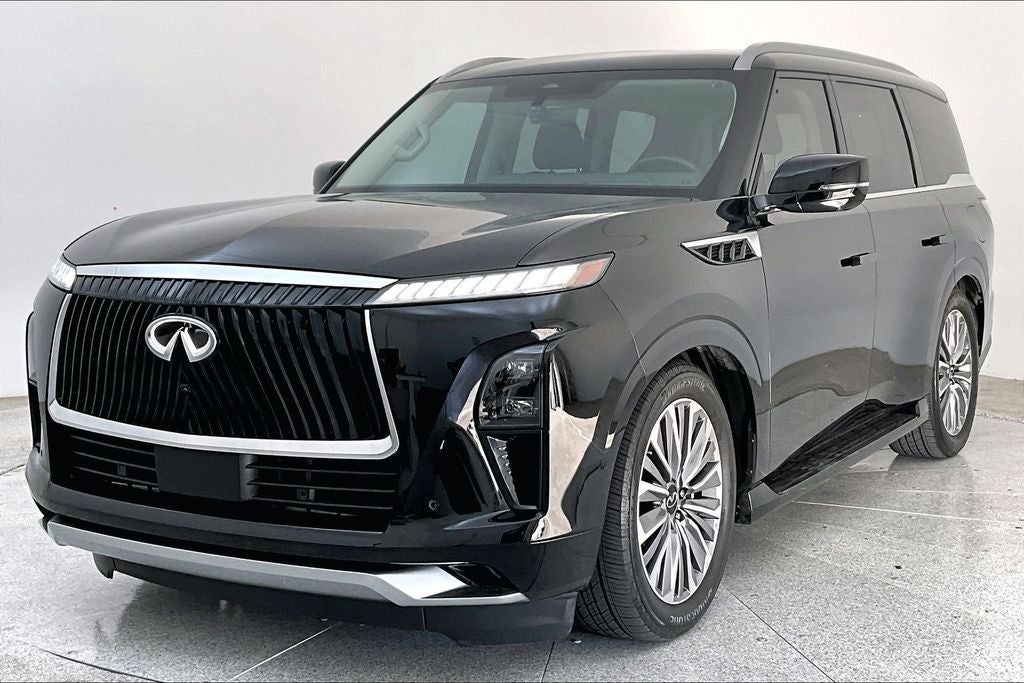 2025 INFINITI QX80 LUXE