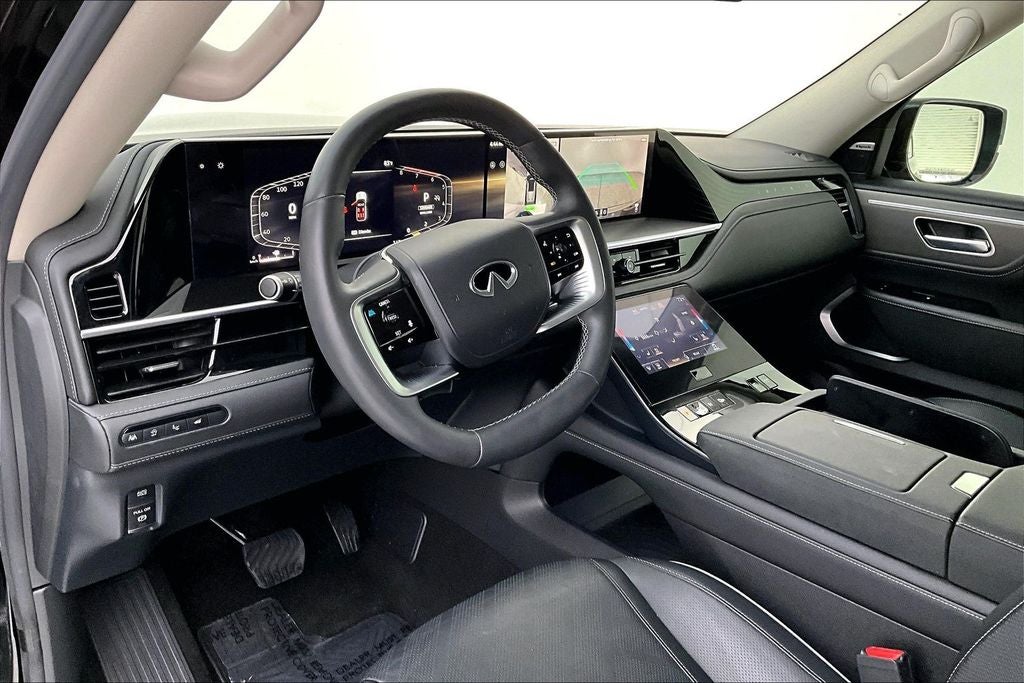 2025 INFINITI QX80 LUXE
