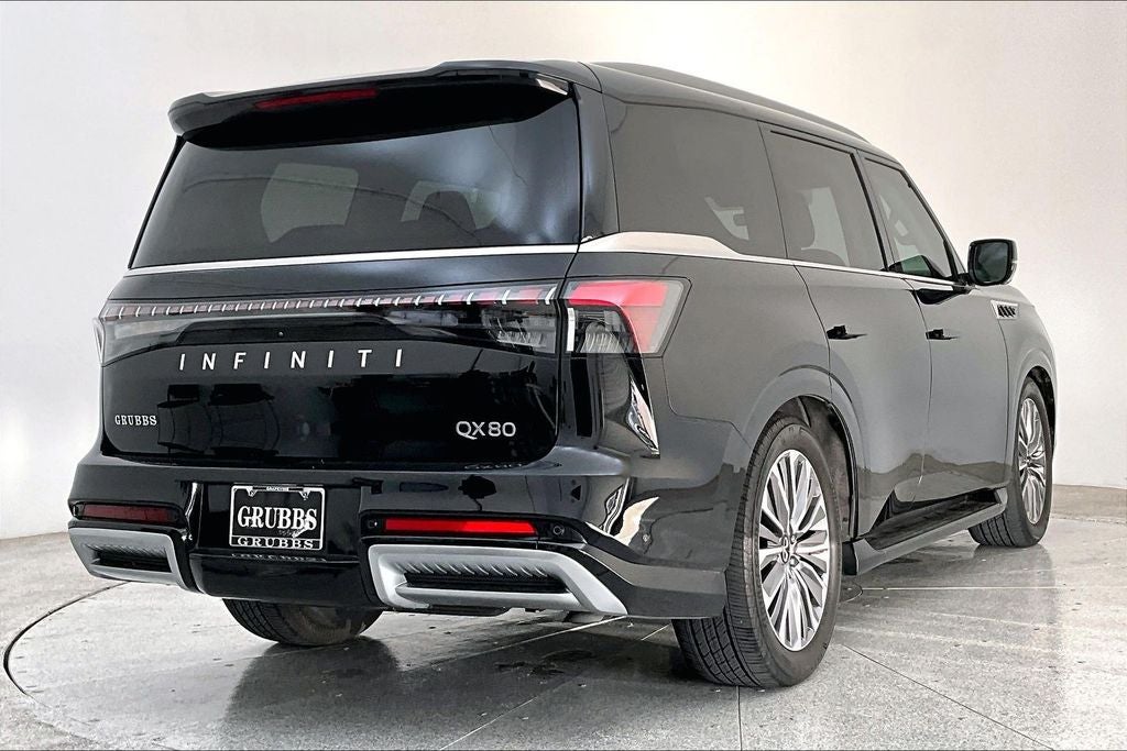2025 INFINITI QX80 LUXE