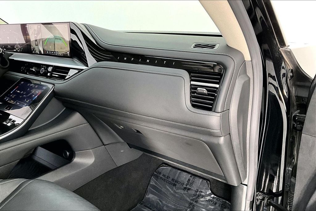 2025 INFINITI QX80 LUXE
