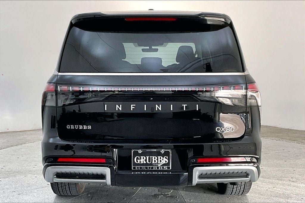 2025 INFINITI QX80 LUXE