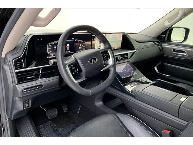 2025 INFINITI QX80 LUXE