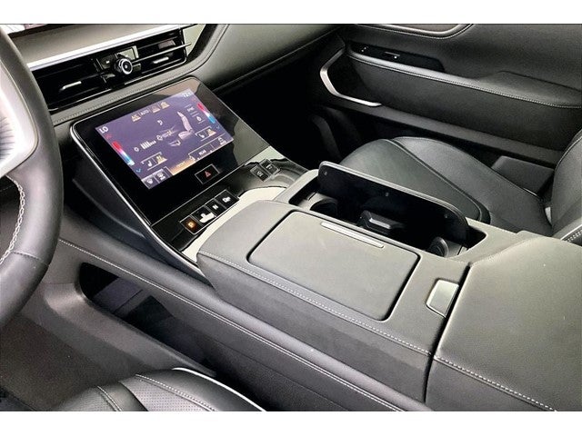 2025 INFINITI QX80 LUXE
