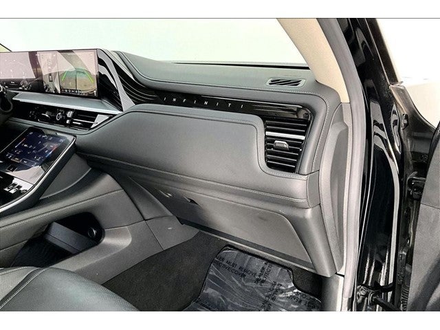 2025 INFINITI QX80 LUXE