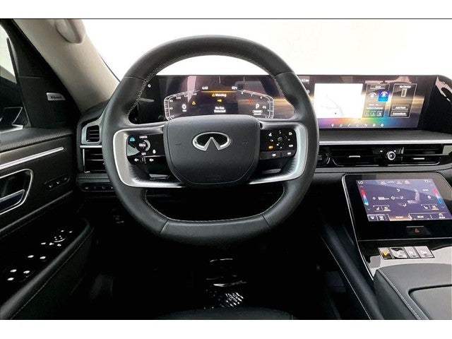 2025 INFINITI QX80 LUXE
