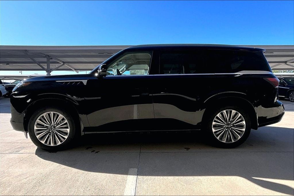 2026 INFINITI QX80 LUXE