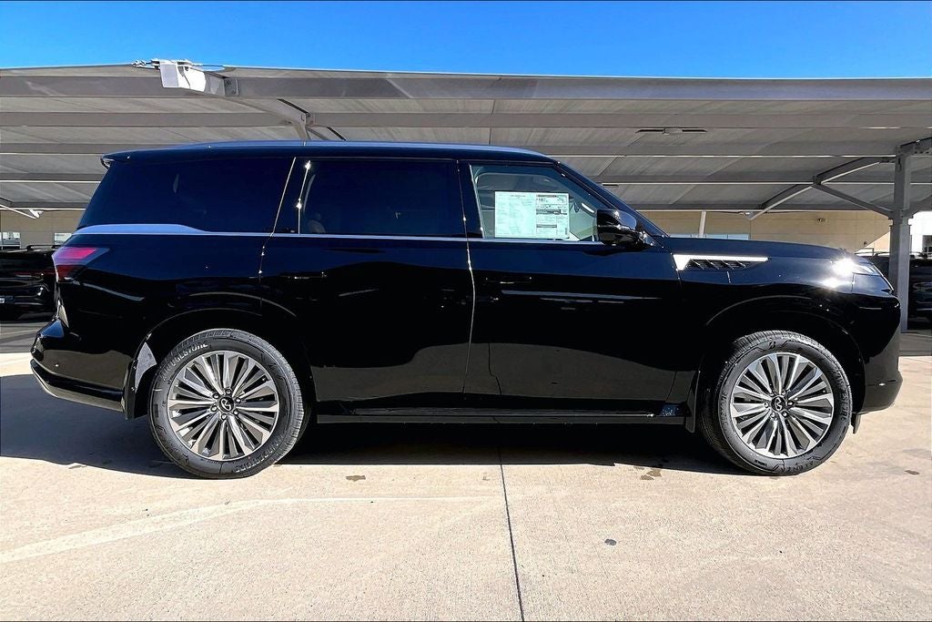 2026 INFINITI QX80 LUXE