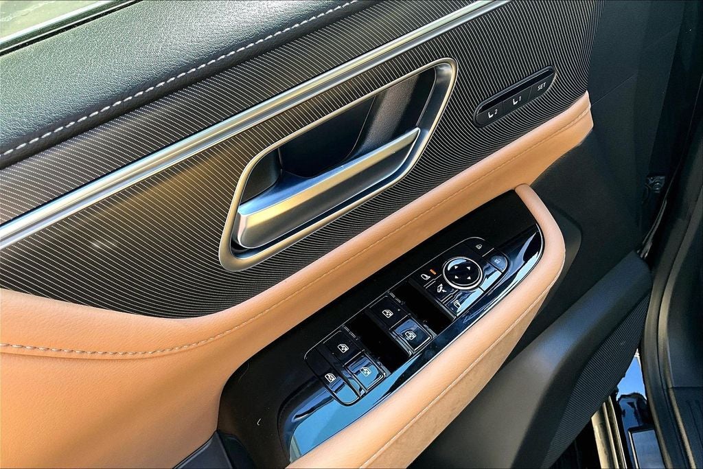 2026 INFINITI QX80 LUXE