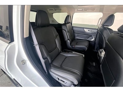 2027 INFINITI QX80 LUXE