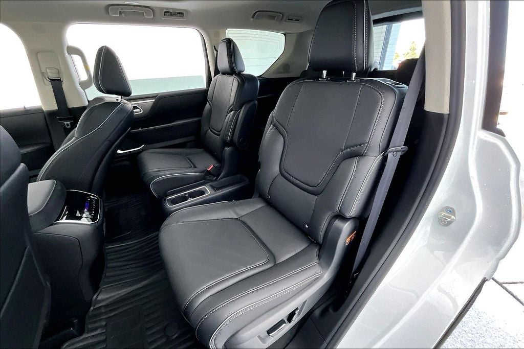 2027 INFINITI QX80 LUXE