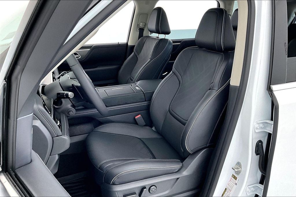 2027 INFINITI QX80 LUXE