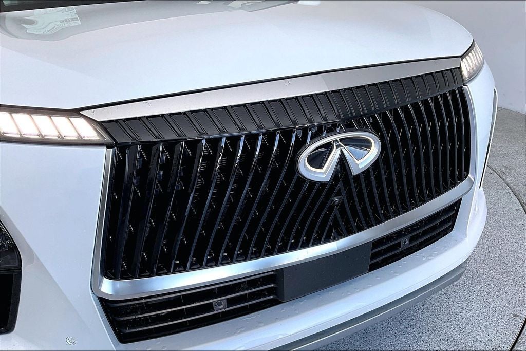 2027 INFINITI QX80 LUXE