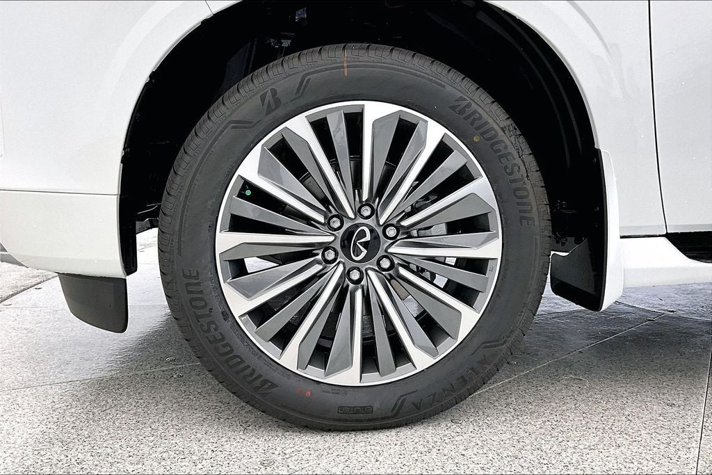 2027 INFINITI QX80 LUXE