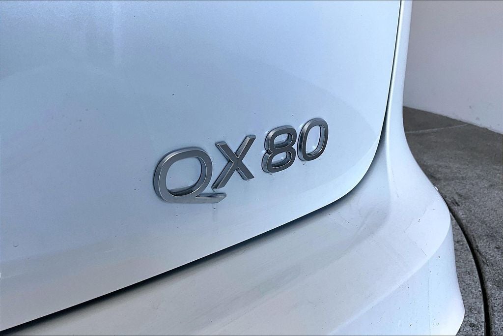 2027 INFINITI QX80 LUXE