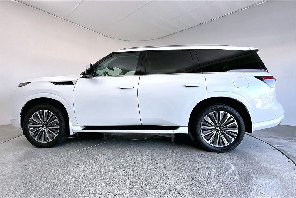 2027 INFINITI QX80 LUXE