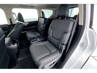 2027 INFINITI QX80 LUXE
