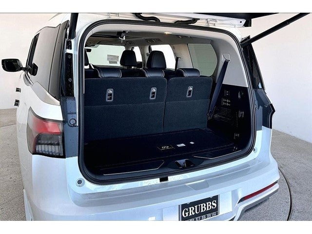 2027 INFINITI QX80 LUXE