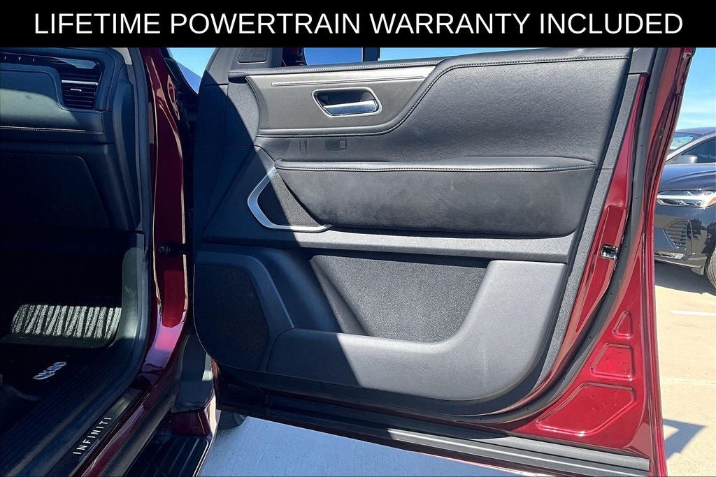 2025 INFINITI QX80 LUXE