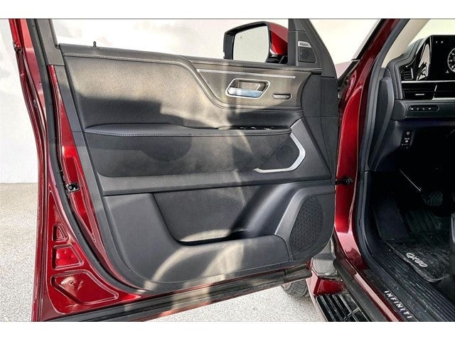 2025 INFINITI QX80 LUXE