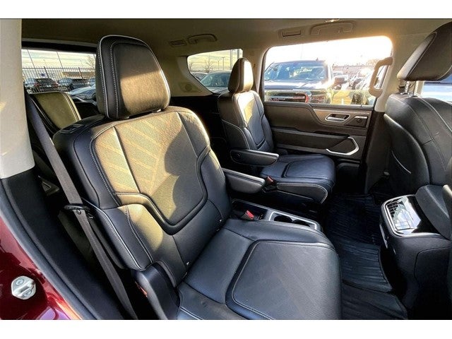 2025 INFINITI QX80 LUXE