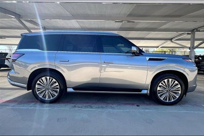2026 INFINITI QX80 LUXE