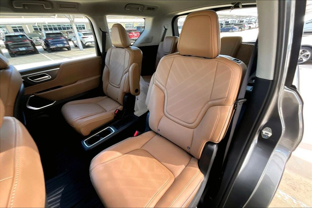 2026 INFINITI QX80 LUXE