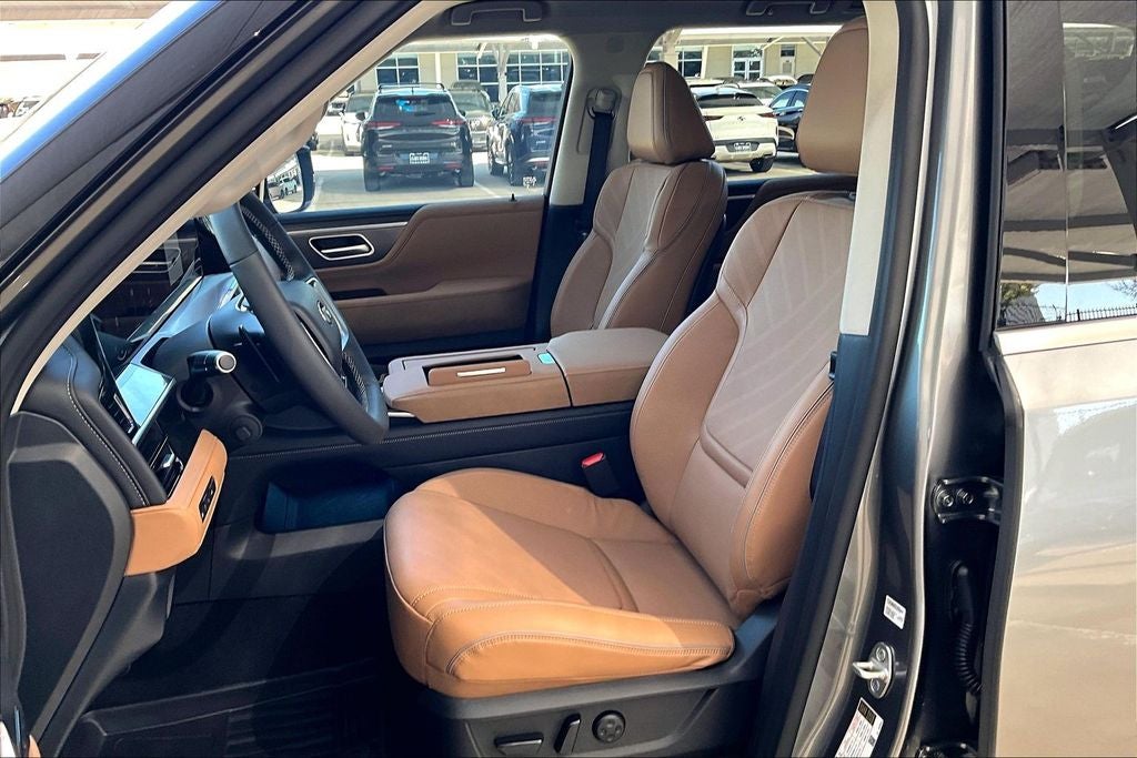 2026 INFINITI QX80 LUXE