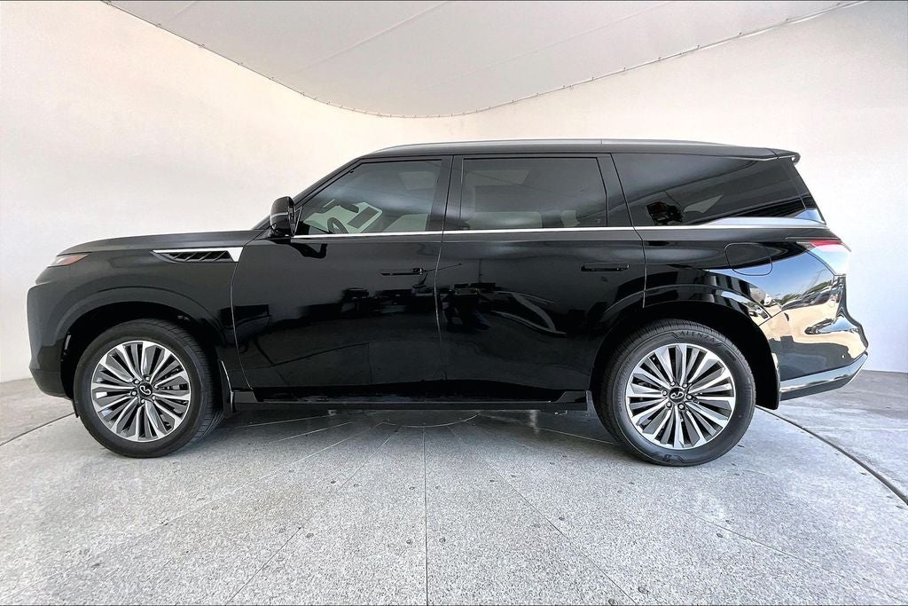 2027 INFINITI QX80 LUXE